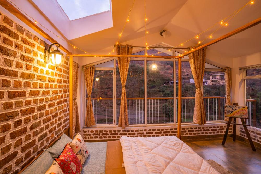 Zostel Plus Mussoorie (Kempty)