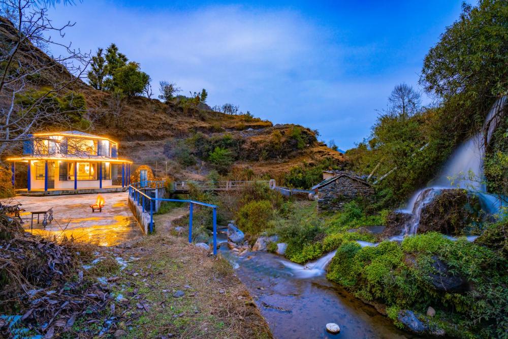 Zostel Plus Mussoorie (Kempty)