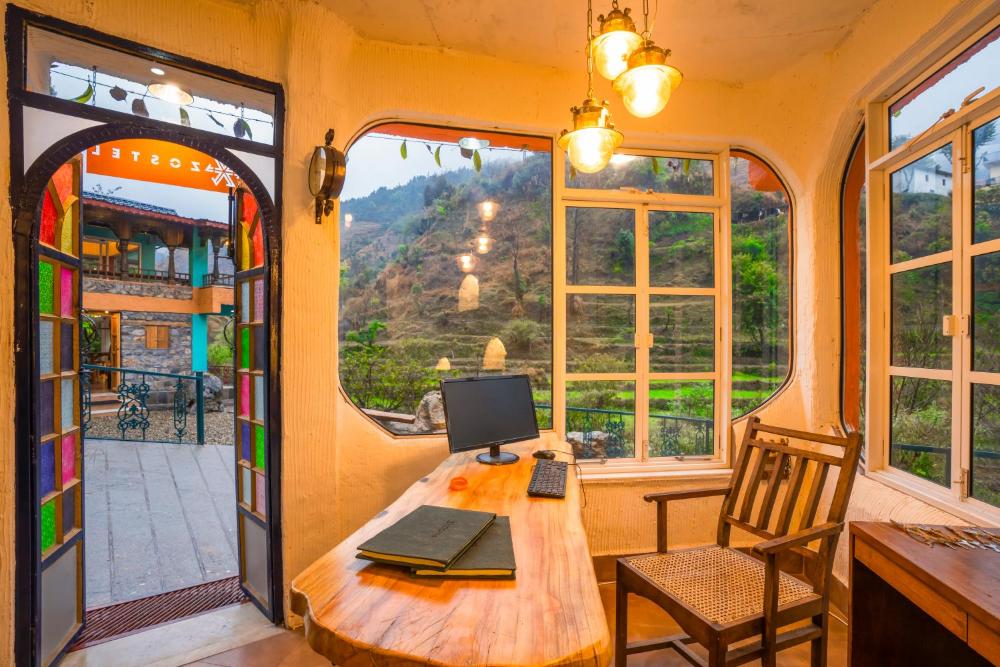 Zostel Plus Mussoorie (Kempty)