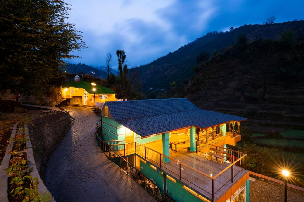 Zostel Plus Mussoorie (Kempty)