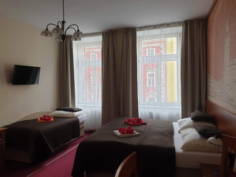 Room image 3