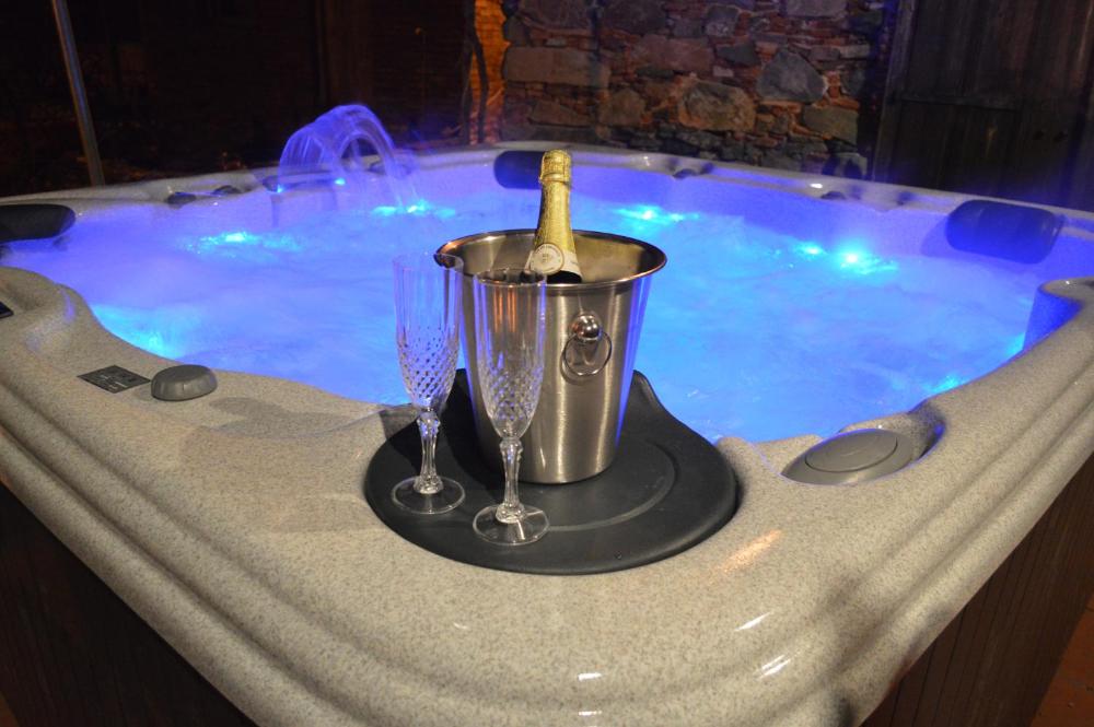 Purple Rustic Villa With Jacuzzi Saranti أسعار والصور وملاحظات وعنوان قبرص