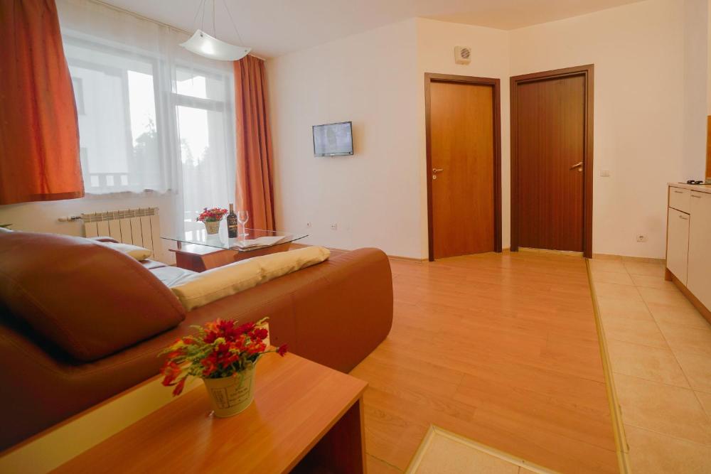 Room image 3
