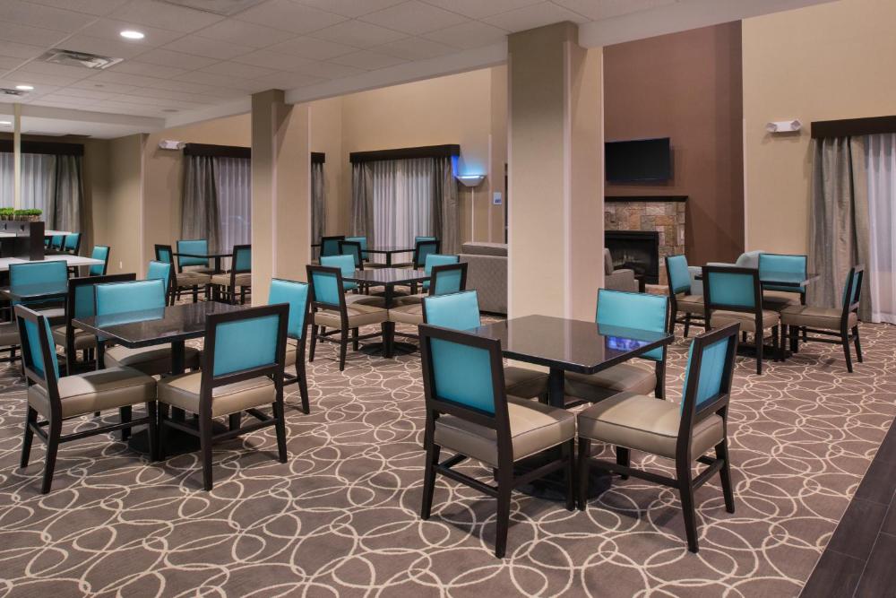 Photo - Holiday Inn Express & Suites Bakersfield Airport, an IHG Hotel