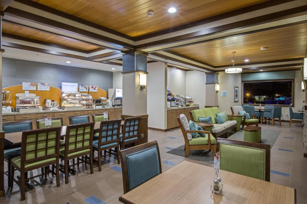 Photo - Holiday Inn Express & Suites Kailua-Kona, an IHG Hotel