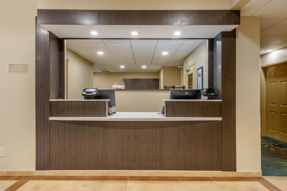 Photo - Candlewood Suites Fort Myers/Sanibel Gateway, an IHG Hotel