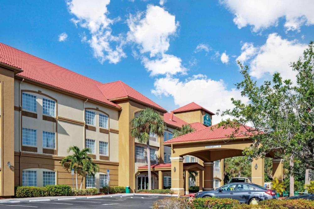 Photo - La Quinta Inn and Suites Fort Myers I-75