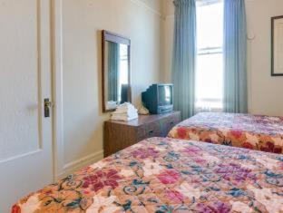 Room image 4