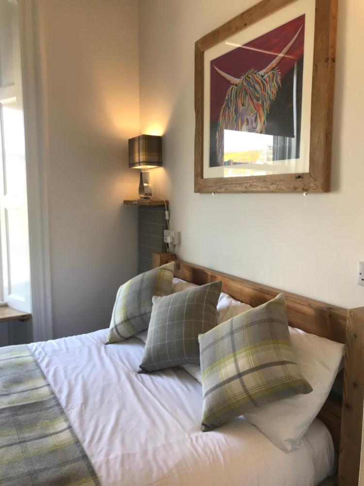 18 craigmillar park adults only