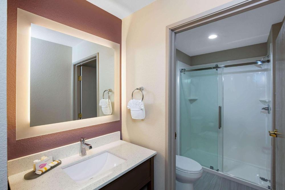 Room Image 4