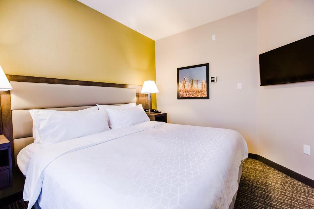 Photo - Candlewood Suites West Edmonton - Mall Area, an IHG Hotel