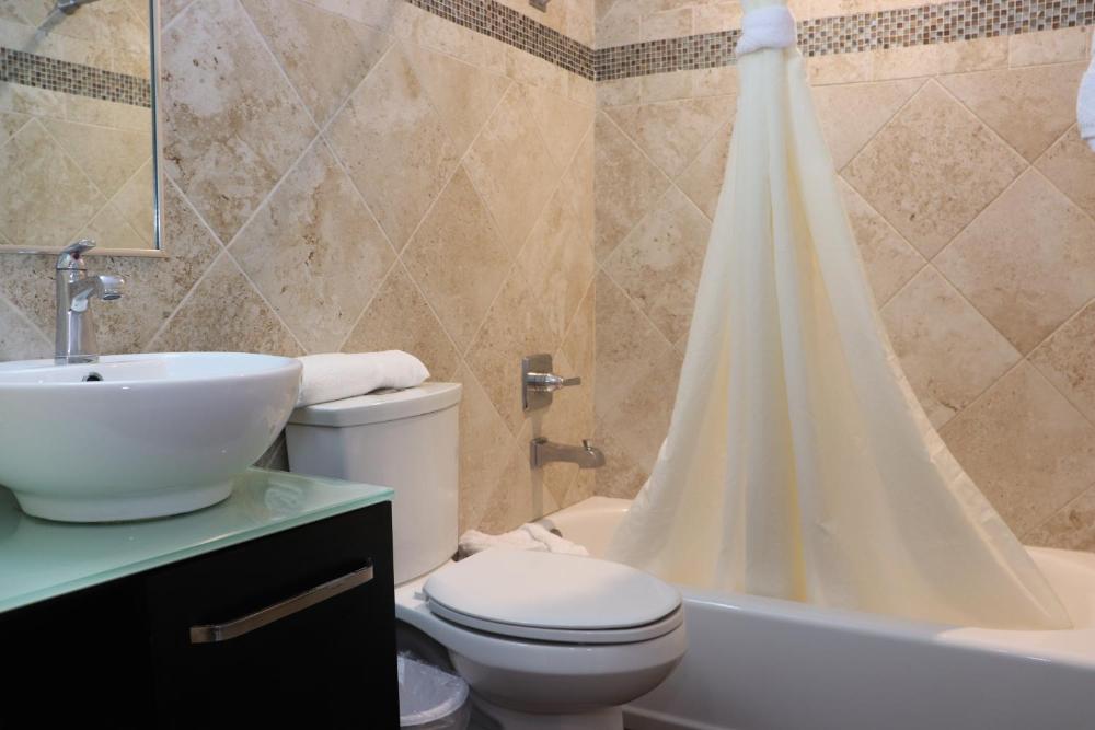 curtis inn and suites