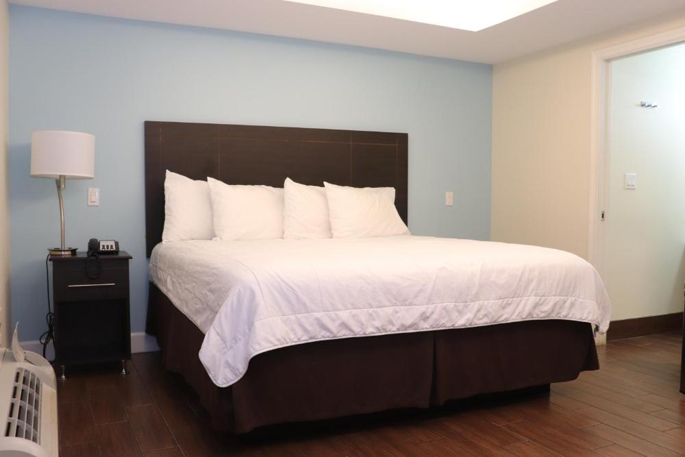 curtis inn and suites