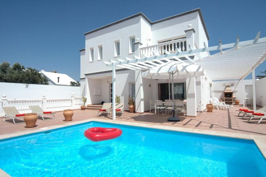 Casa Angelica - High Quality 4 Bedroom Villa - With WIFI And Great Pool Area