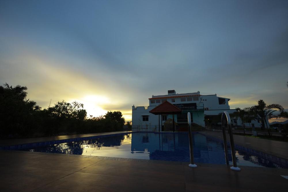 Hotel Rajeswari International