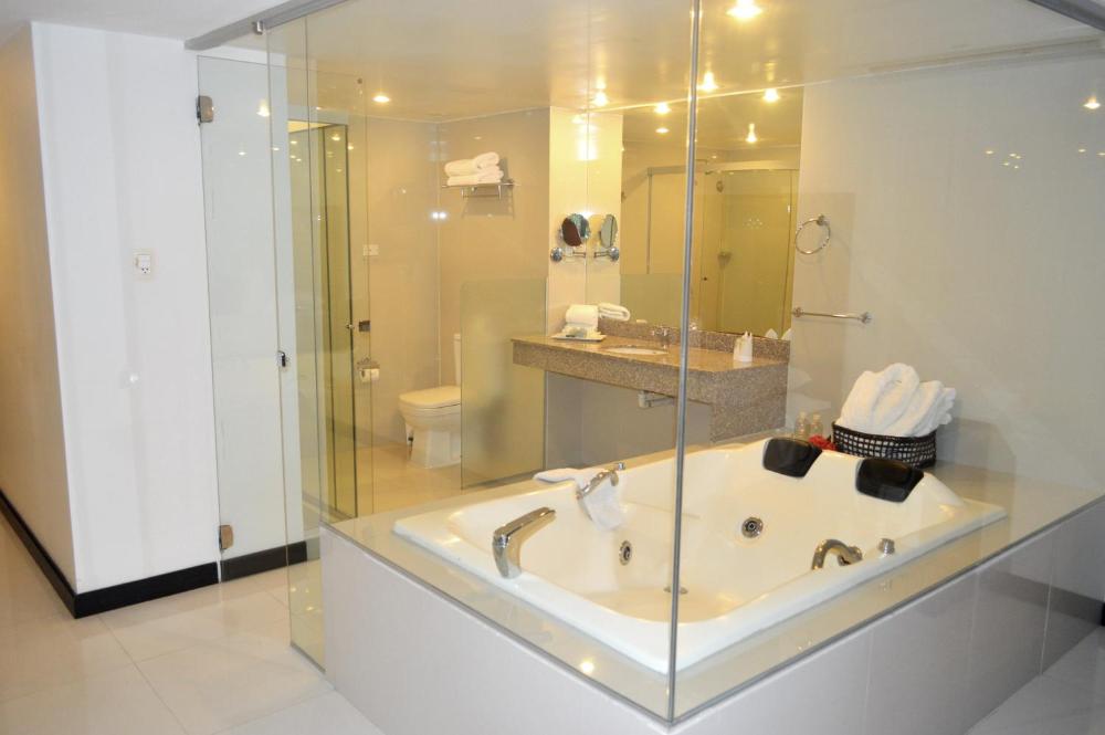 Room image 5