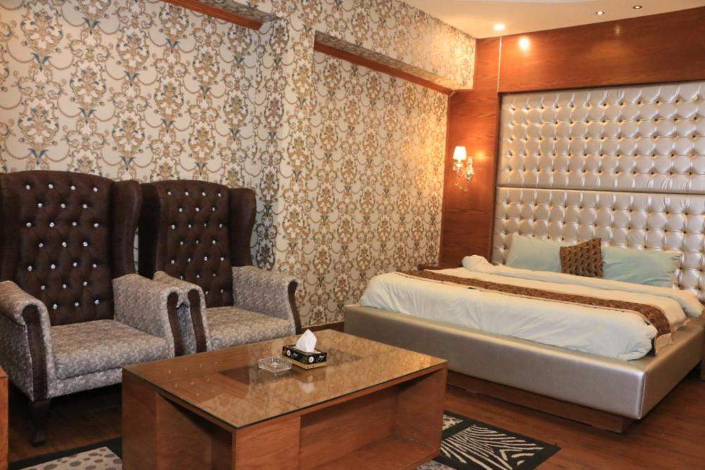 Room image 3