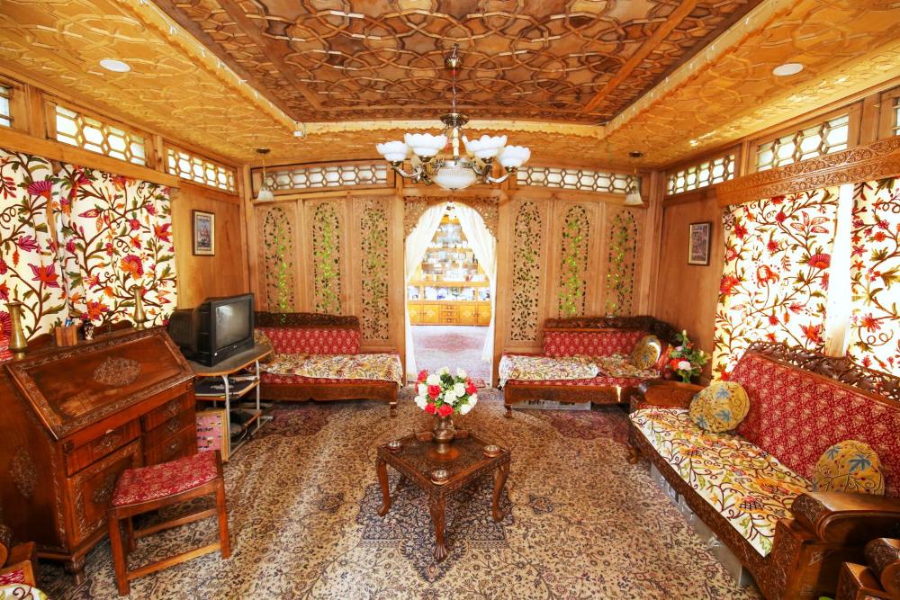 The Shelter Group of Houseboats