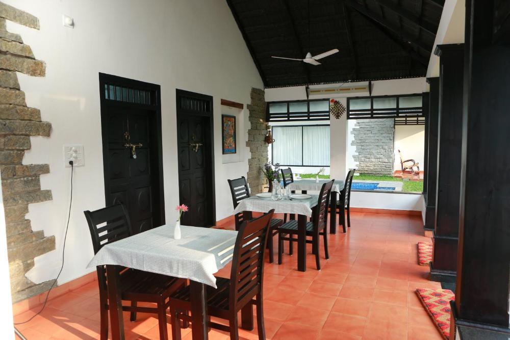Mayas Beach House - Boutique Serviced Villa