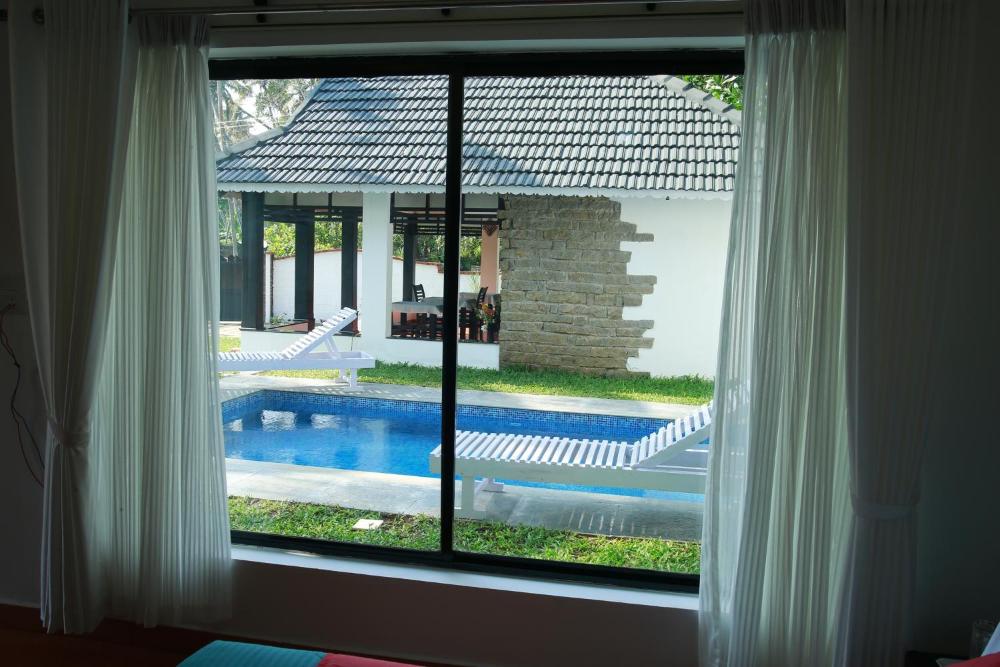 Mayas Beach House - Boutique Serviced Villa