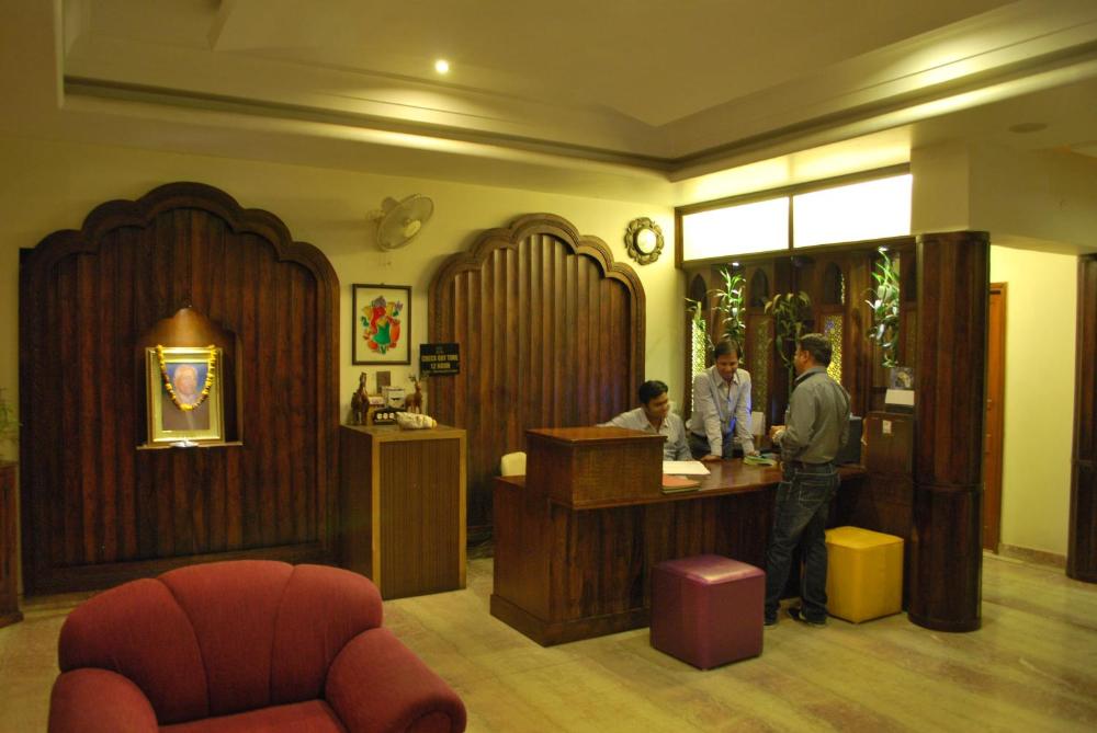 Hotel H R Palace