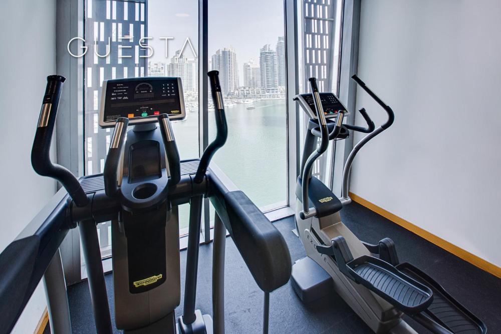 Cayan Tower, Dubai Marina