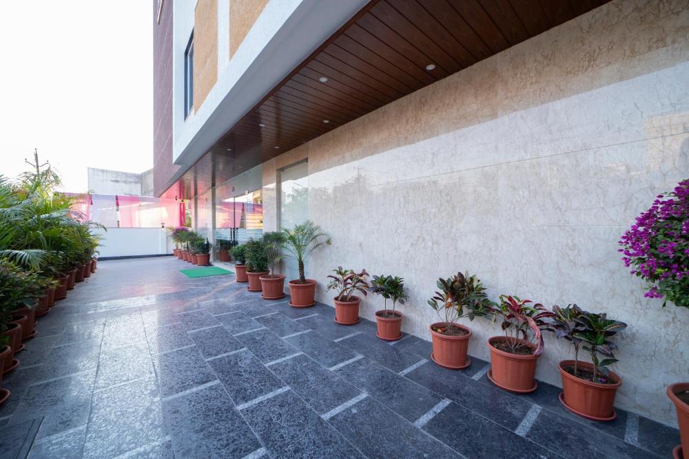 Hotel DVij Inn