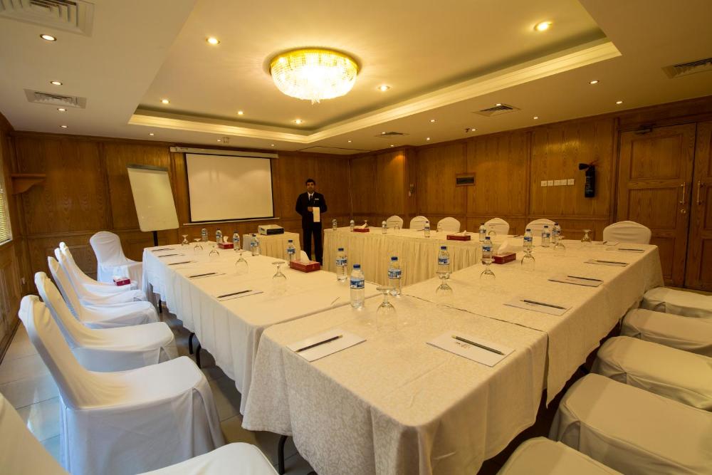 Rolla Suites Hotel