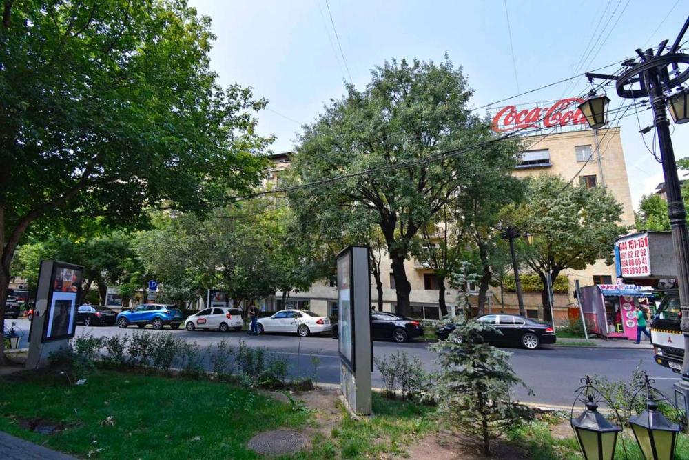 Abovyan Street, 1 Bedroom Beautiful Renovated, Spacious Apartment AB130