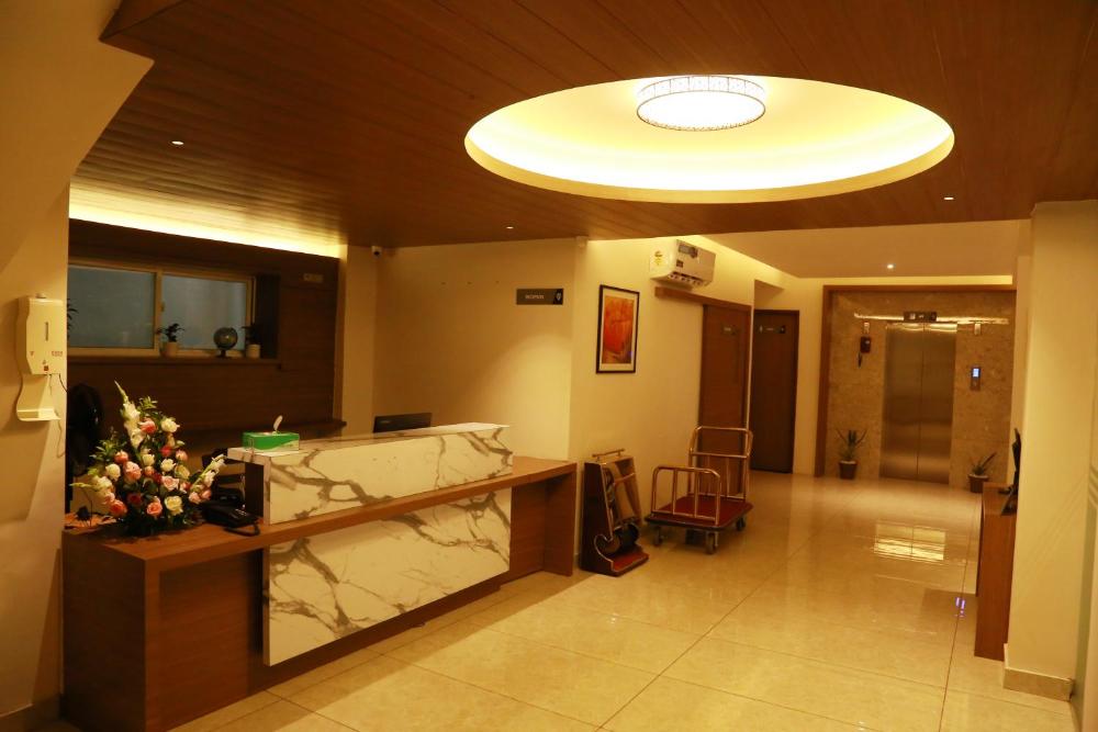 Hotel Picnic, Manjeri