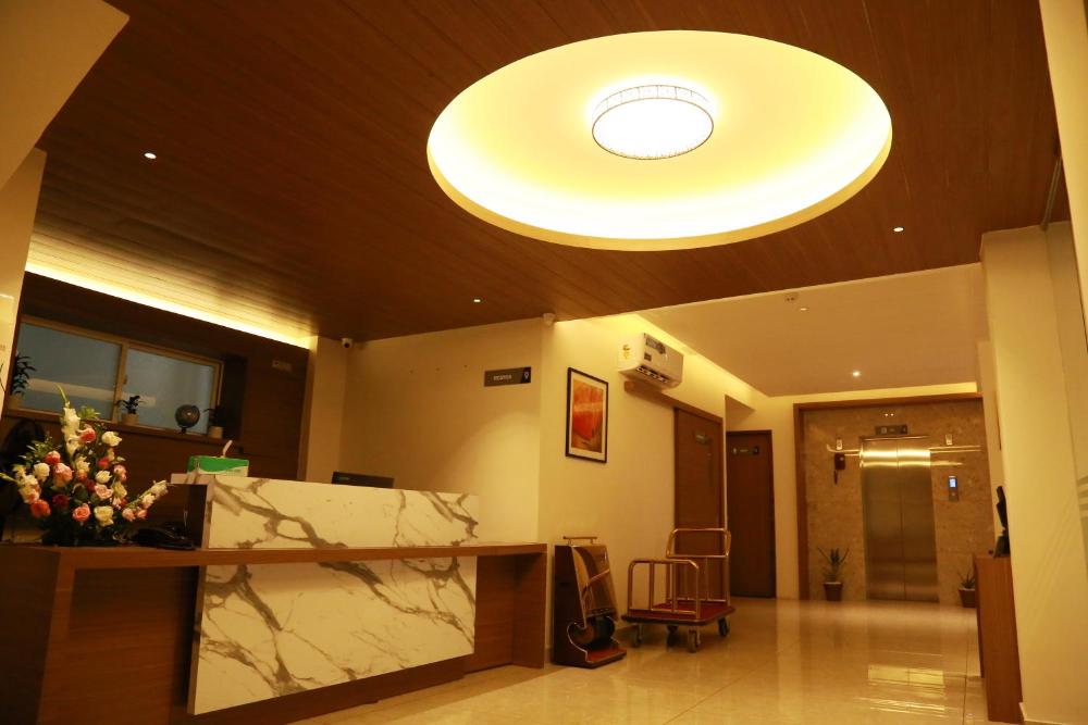 Hotel Picnic, Manjeri