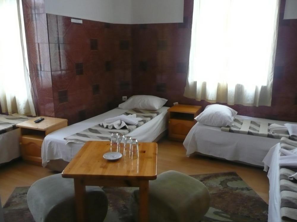 Room image 4