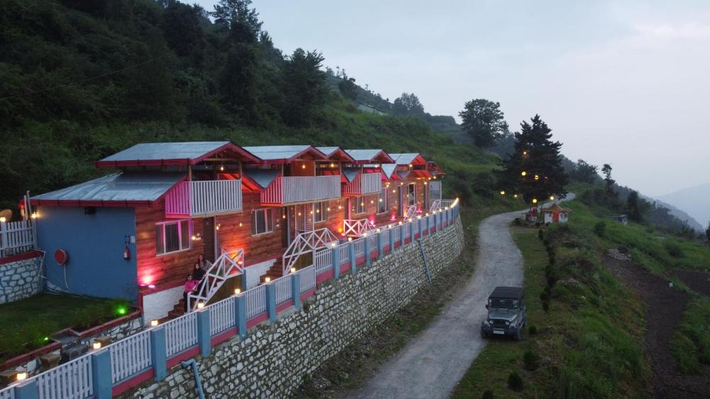 Rooftop Cottages & Restaurant, Pangot