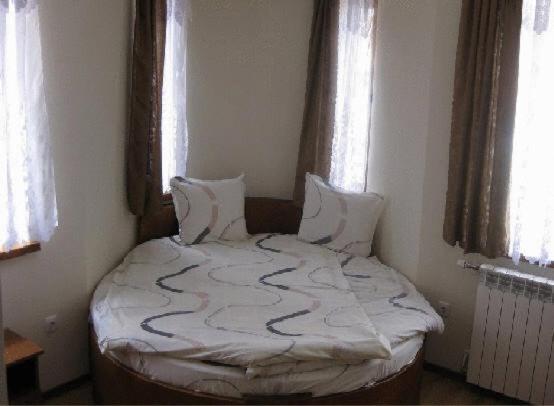 Room image 2