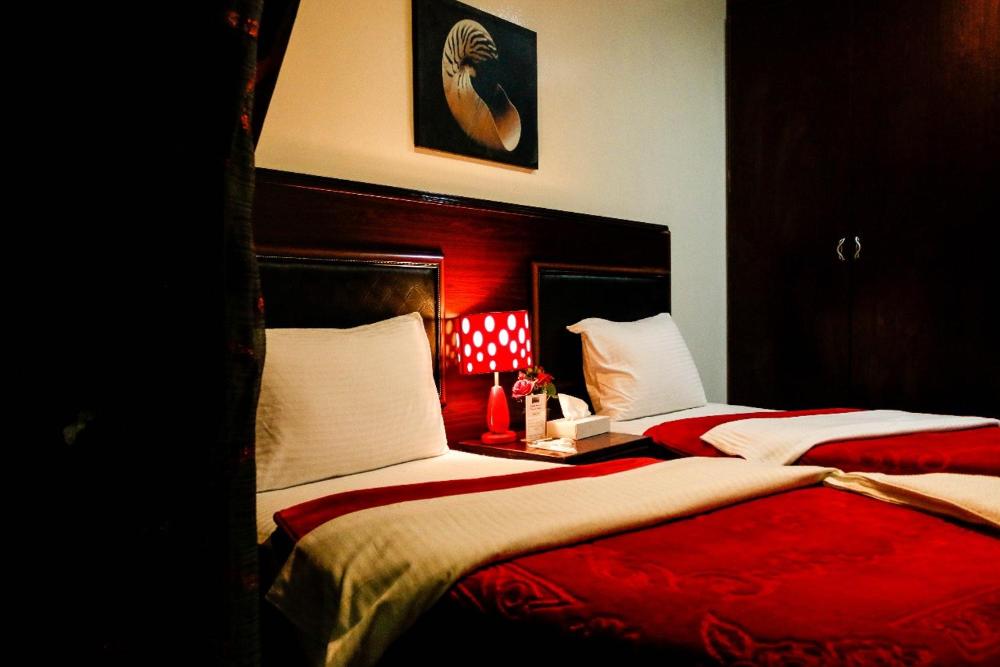 Karoon Hotel