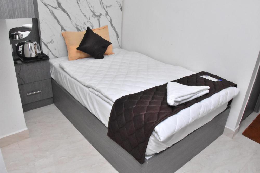 Sanns tropicana Hotel
