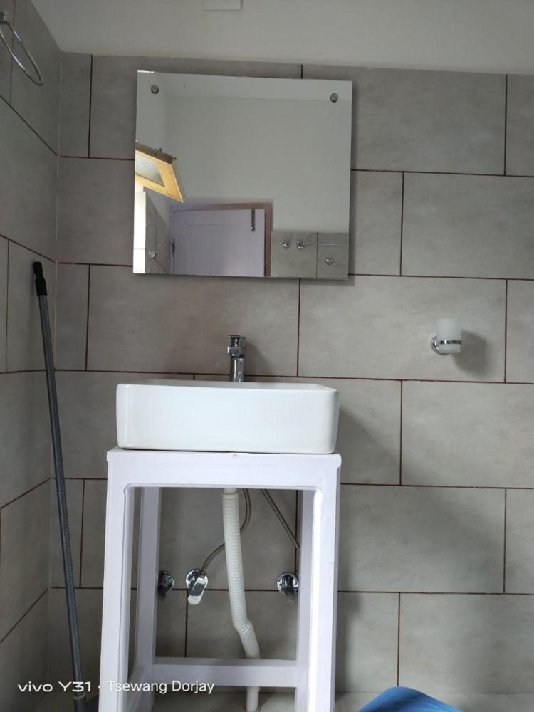 La-tsas Guest House