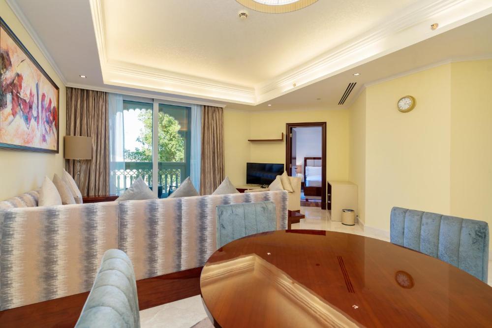 Royal Club By RVHR, Grandeur Residence Crescent Palm Jumeirah