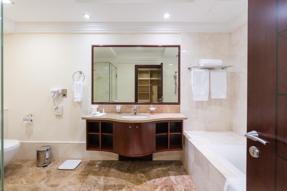 Royal Club By RVHR, Grandeur Residence Crescent Palm Jumeirah