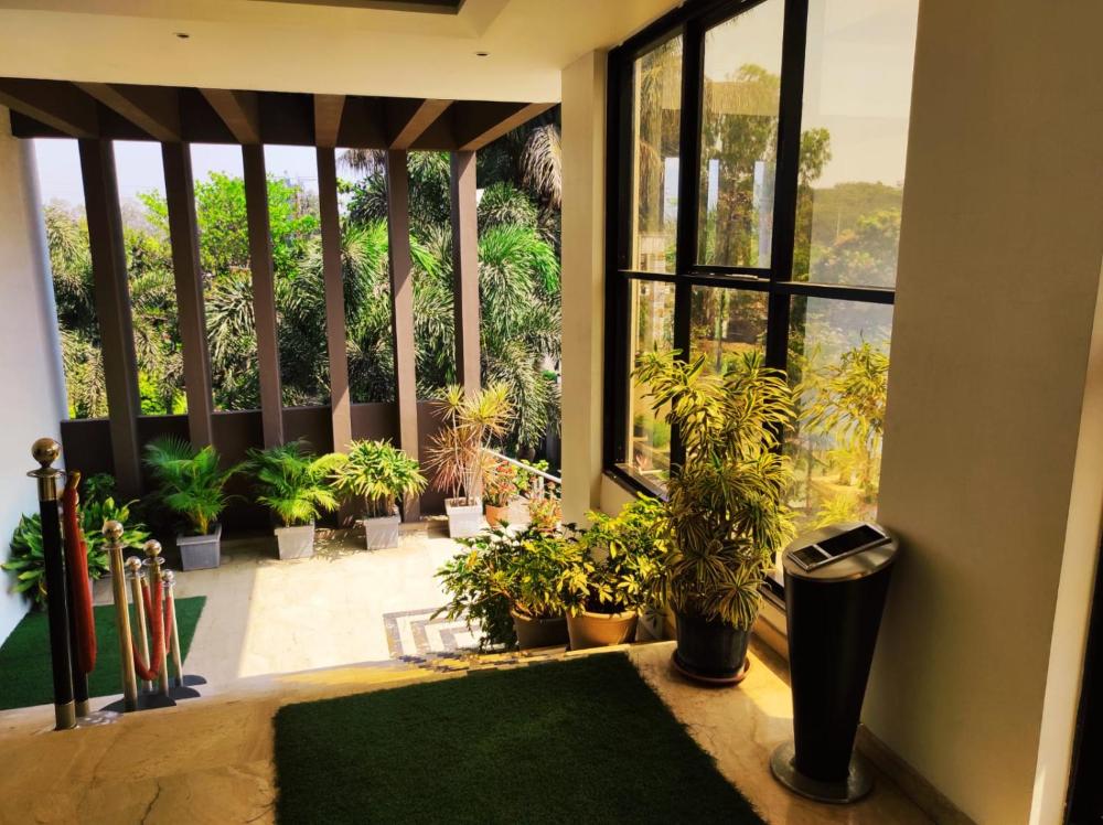 Hotel Manasi Pride, Satara