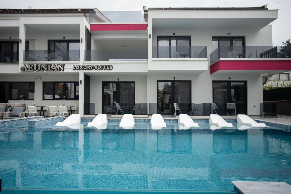 aeonian luxury suites