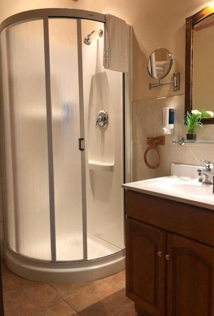 Room image 3