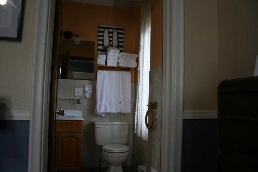 Room image 3