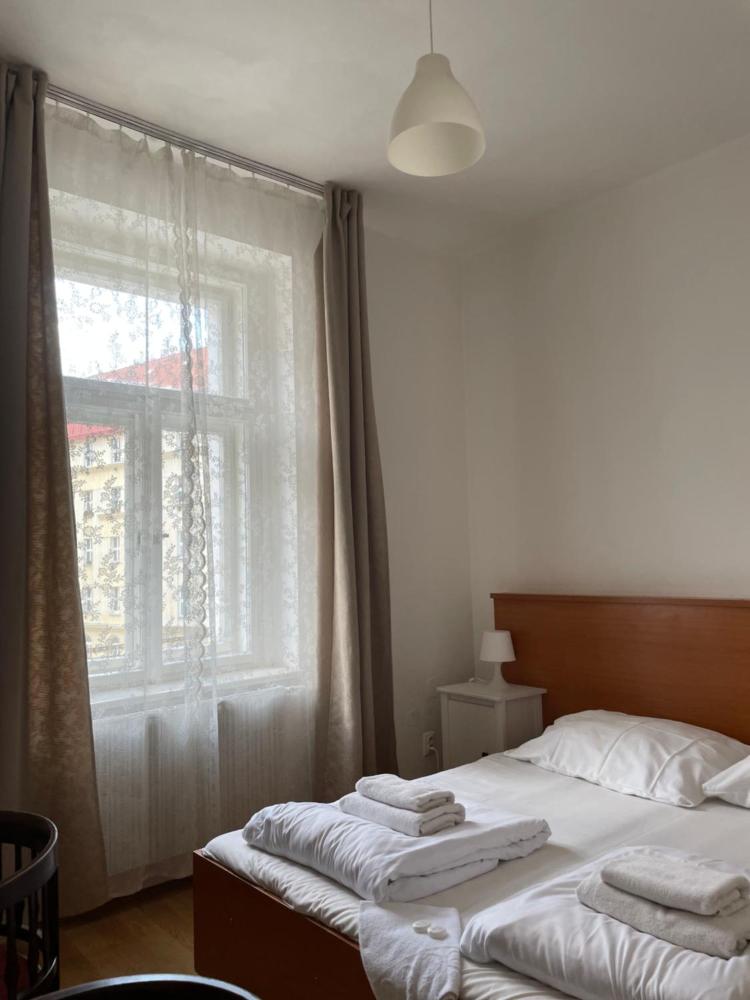 Room image 4