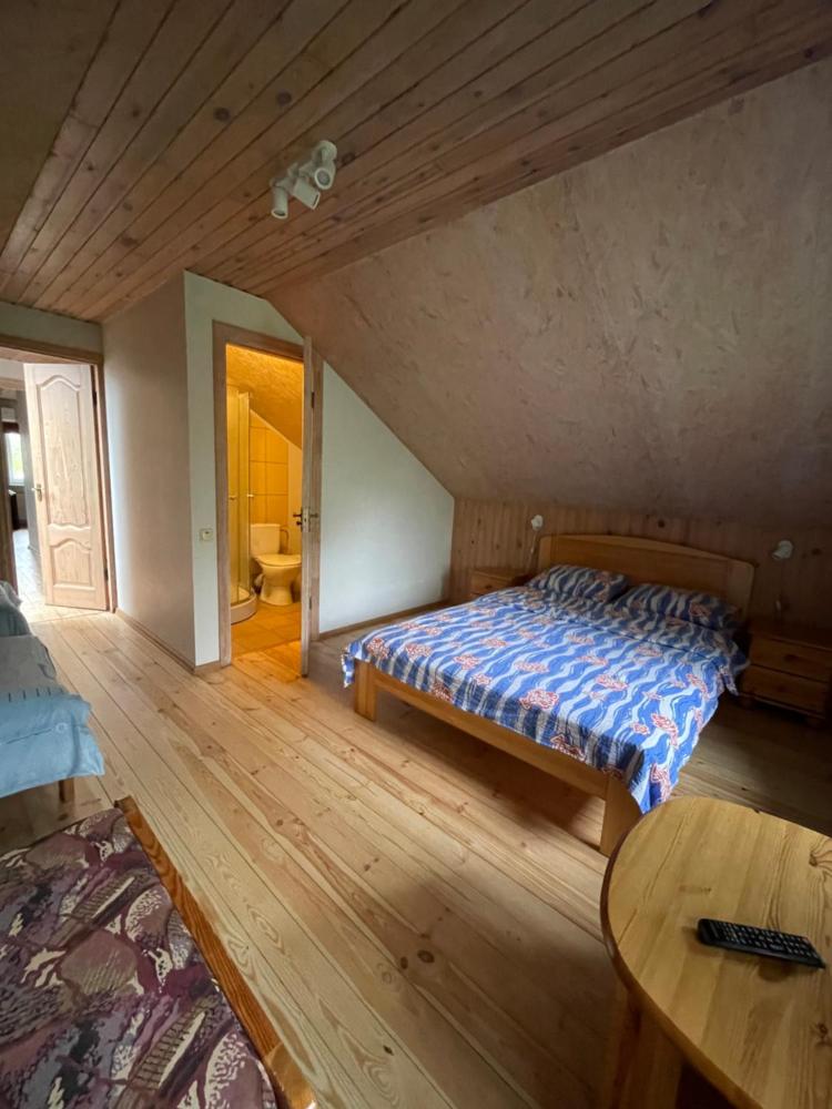 Room image 4