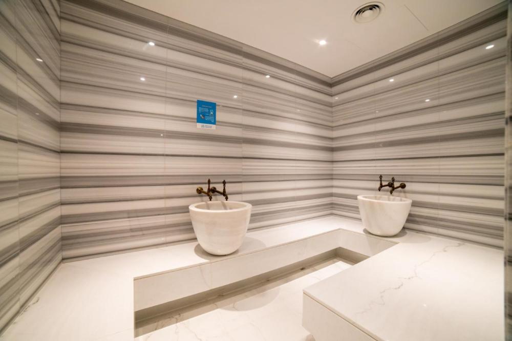 Vacay Lettings - Damac Prive studio