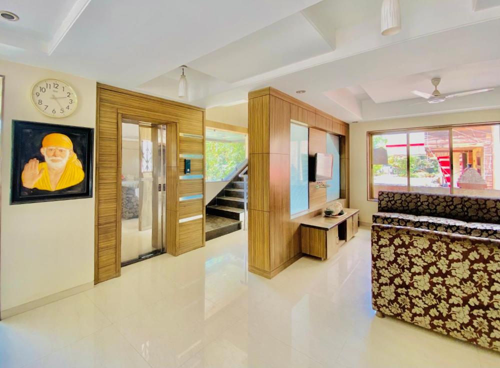 Hotel Sai Gurusthan