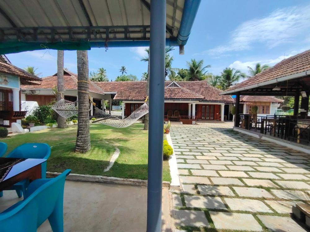 Breeze Backwater Homes - Homestay & Resort