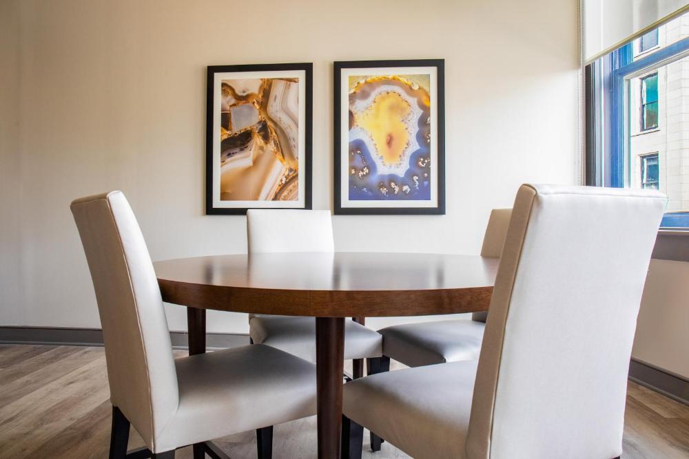 Room image 5