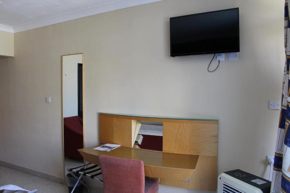 Room image 4